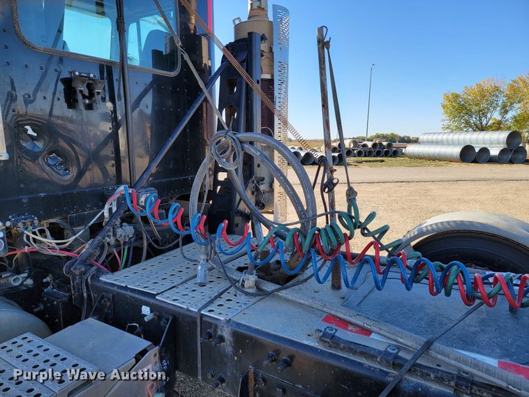 image for item LL9565 2008 Freightliner Classic XL  semi truck