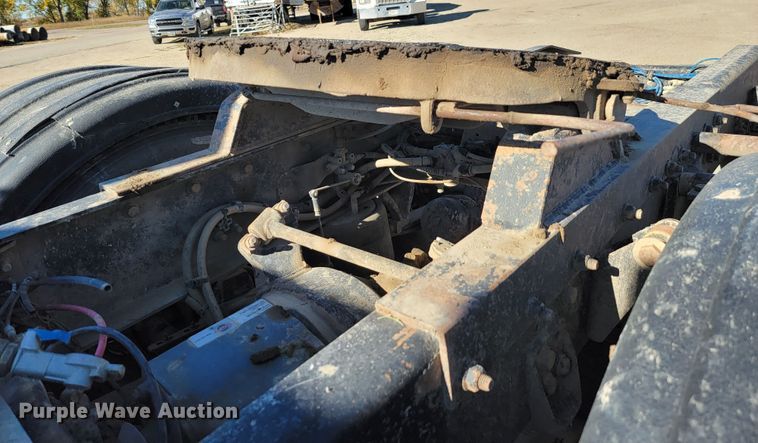 image for item LL9565 2008 Freightliner Classic XL  semi truck