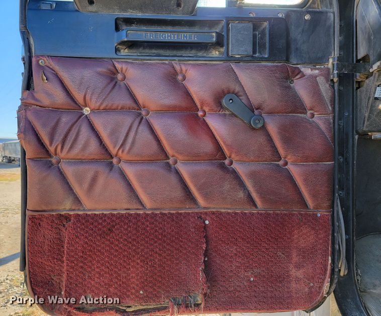 image for item LL9565 2008 Freightliner Classic XL  semi truck