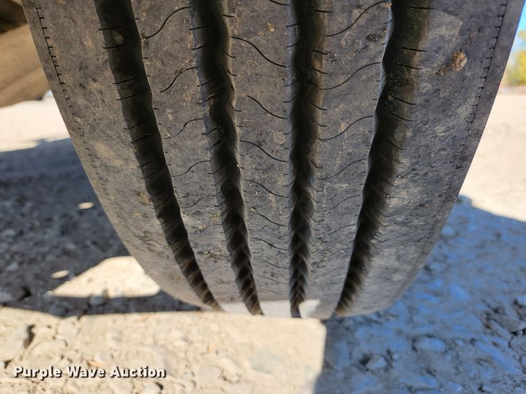 image for item LL9565 2008 Freightliner Classic XL  semi truck