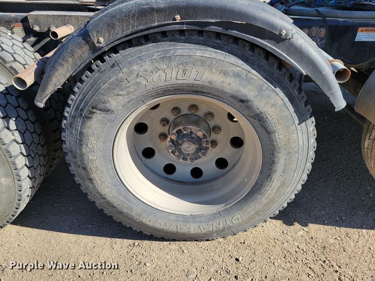 image for item LL9565 2008 Freightliner Classic XL  semi truck