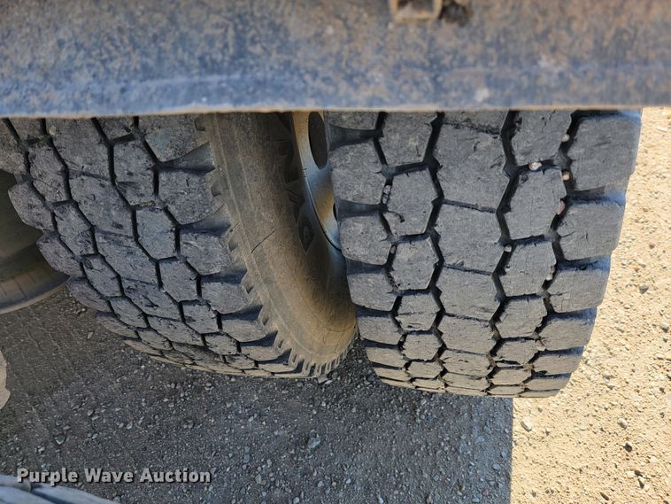 image for item LL9565 2008 Freightliner Classic XL  semi truck