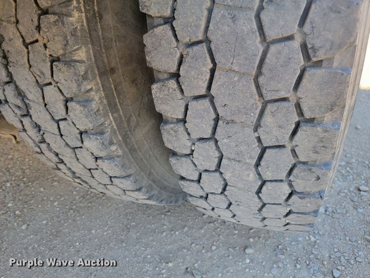 image for item LL9565 2008 Freightliner Classic XL  semi truck