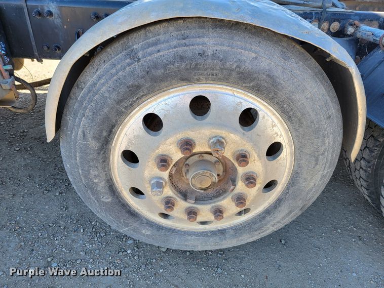 image for item LL9565 2008 Freightliner Classic XL  semi truck