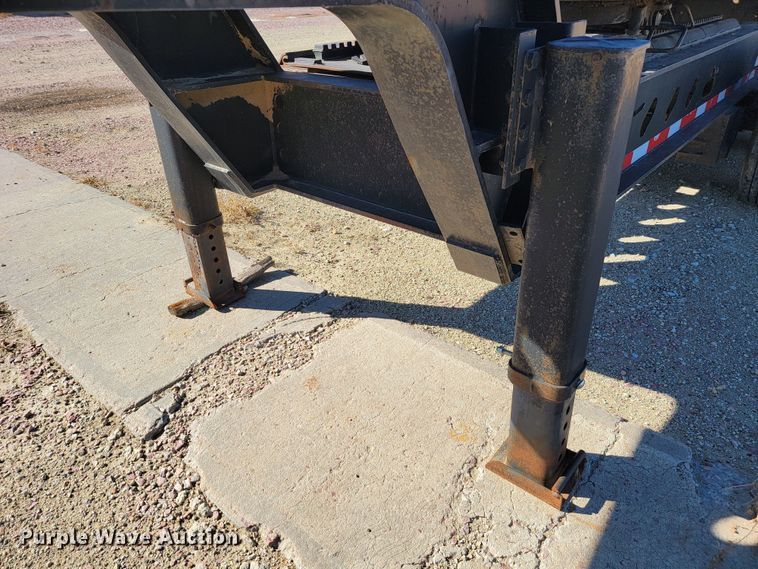 image for item LL9568 2000 XL Specialized Trailers XL110 HDE  lowboy equipment trailer