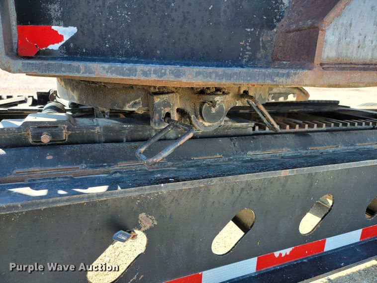 image for item LL9568 2000 XL Specialized Trailers XL110 HDE  lowboy equipment trailer