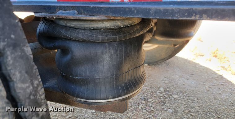 image for item LL9568 2000 XL Specialized Trailers XL110 HDE  lowboy equipment trailer