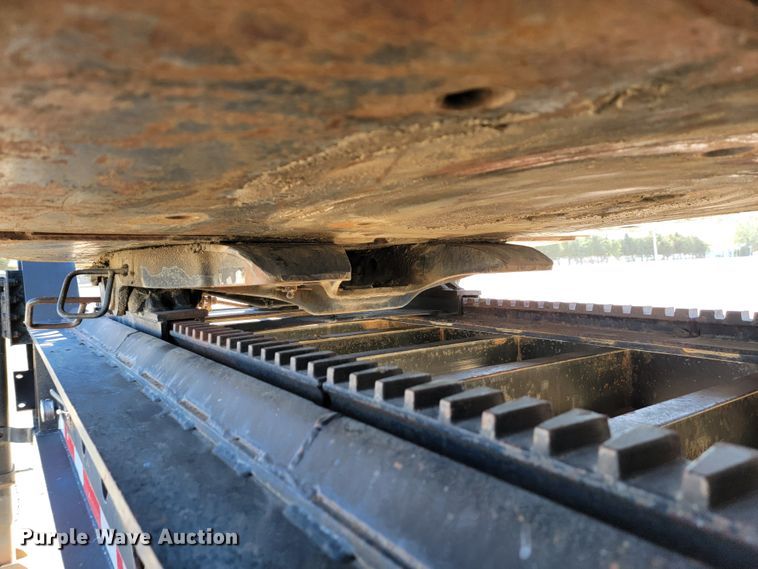 image for item LL9568 2000 XL Specialized Trailers XL110 HDE  lowboy equipment trailer