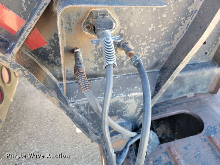 image for item LL9568 2000 XL Specialized Trailers XL110 HDE  lowboy equipment trailer