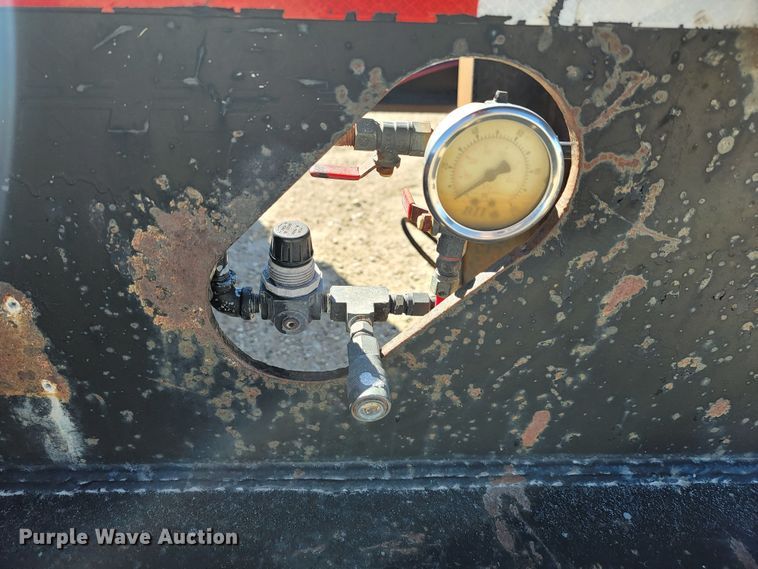 image for item LL9568 2000 XL Specialized Trailers XL110 HDE  lowboy equipment trailer