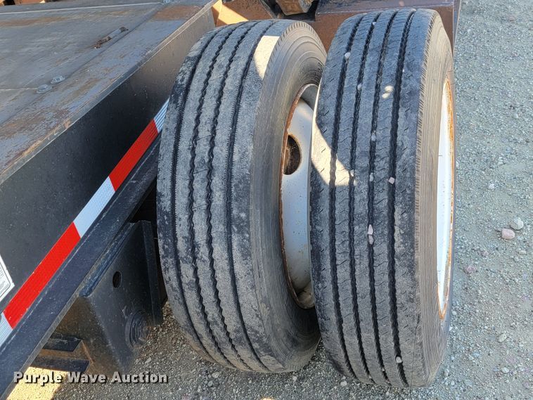 image for item LL9568 2000 XL Specialized Trailers XL110 HDE  lowboy equipment trailer