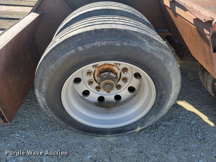 image for item LL9568 2000 XL Specialized Trailers XL110 HDE  lowboy equipment trailer