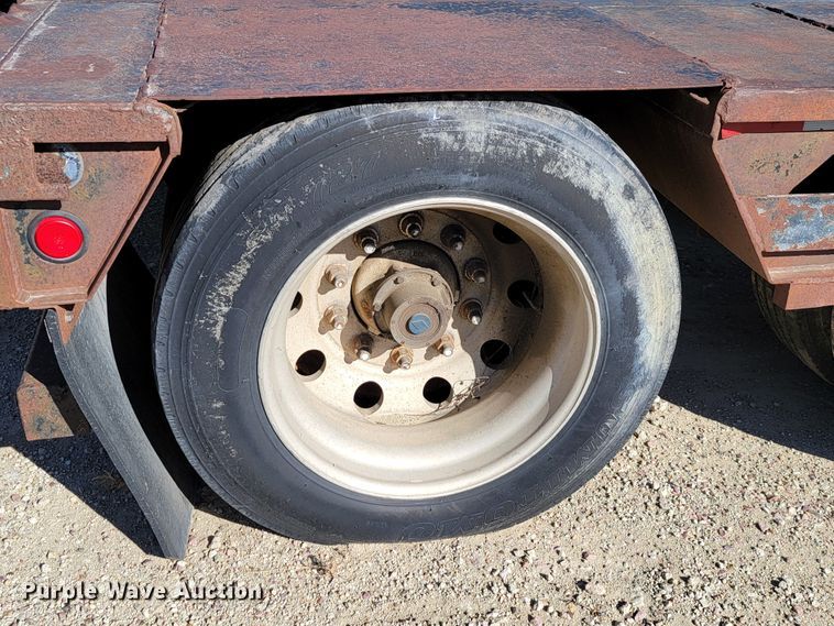 image for item LL9568 2000 XL Specialized Trailers XL110 HDE  lowboy equipment trailer