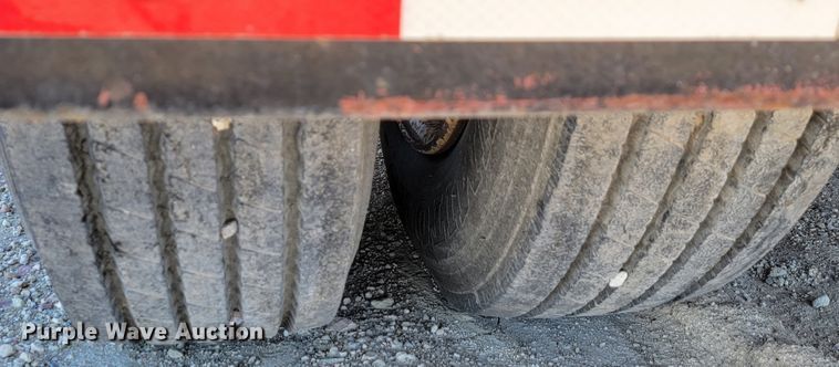 image for item LL9568 2000 XL Specialized Trailers XL110 HDE  lowboy equipment trailer