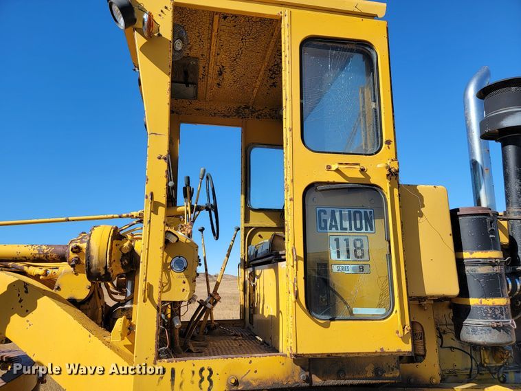 image for item LL9569 1967 Galion 118 Series B  rigid frame motor grader