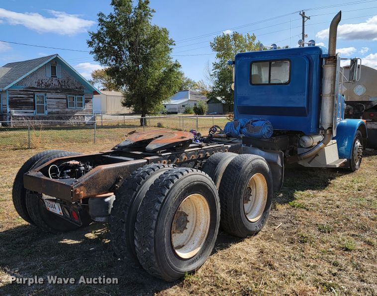 image for item LL9583 1996 Peterbilt 378  semi truck