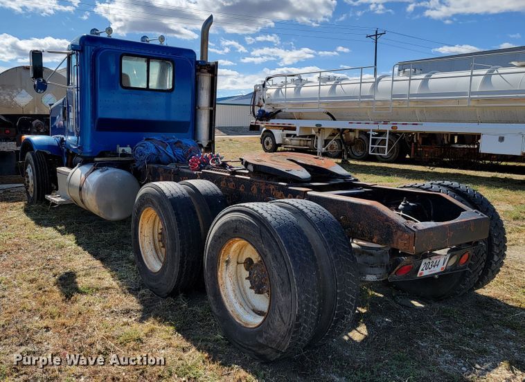 image for item LL9583 1996 Peterbilt 378  semi truck
