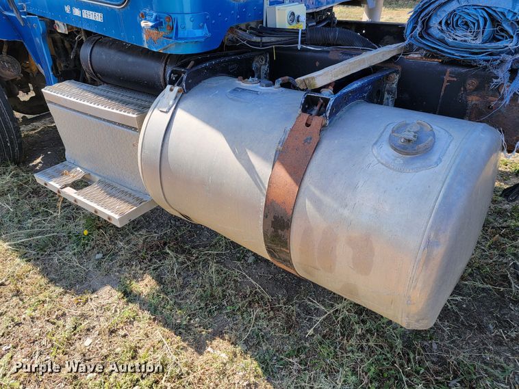 image for item LL9583 1996 Peterbilt 378  semi truck