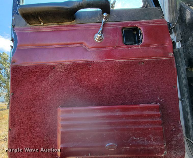 image for item LL9583 1996 Peterbilt 378  semi truck