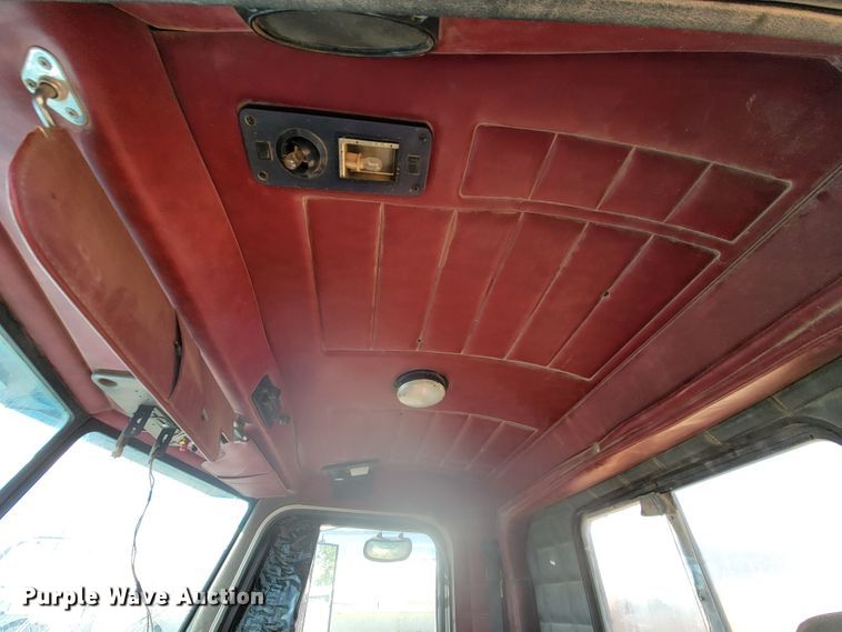 image for item LL9583 1996 Peterbilt 378  semi truck