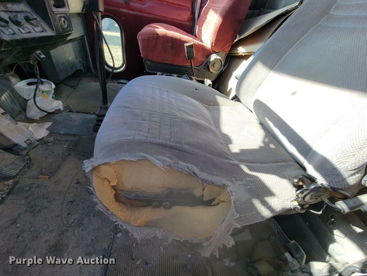 image for item LL9583 1996 Peterbilt 378  semi truck