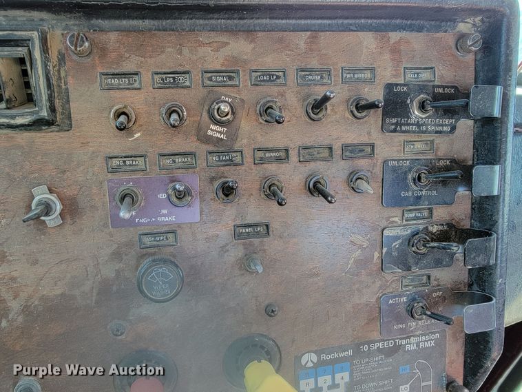 image for item LL9583 1996 Peterbilt 378  semi truck