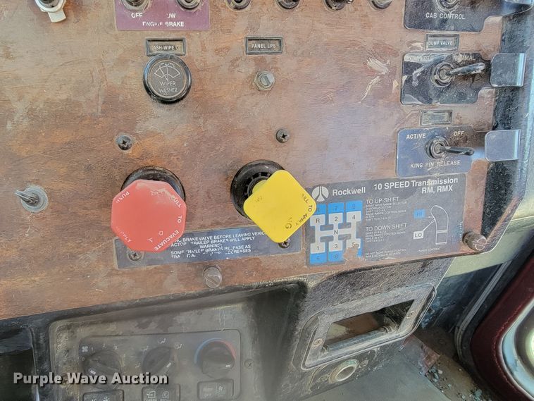 image for item LL9583 1996 Peterbilt 378  semi truck