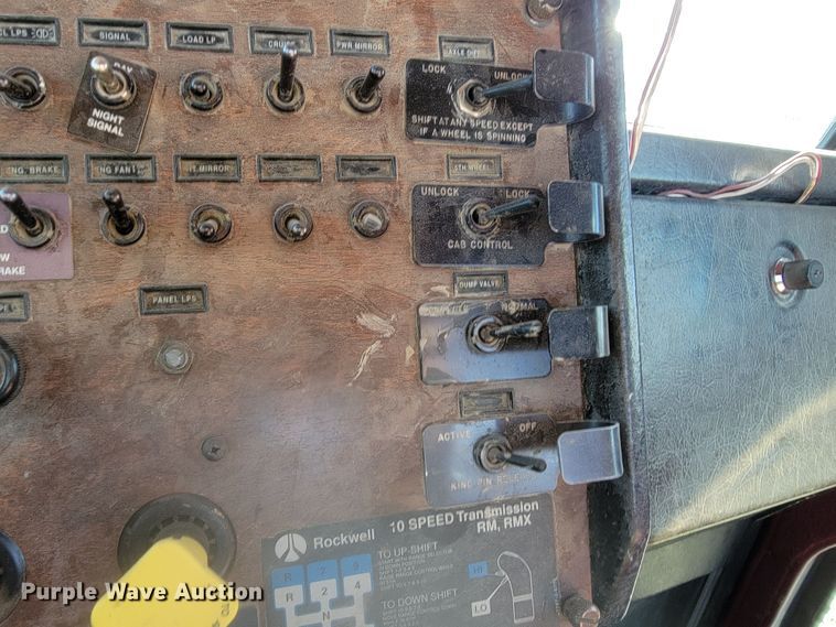 image for item LL9583 1996 Peterbilt 378  semi truck