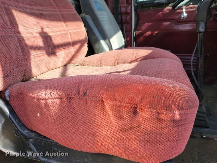 image for item LL9583 1996 Peterbilt 378  semi truck