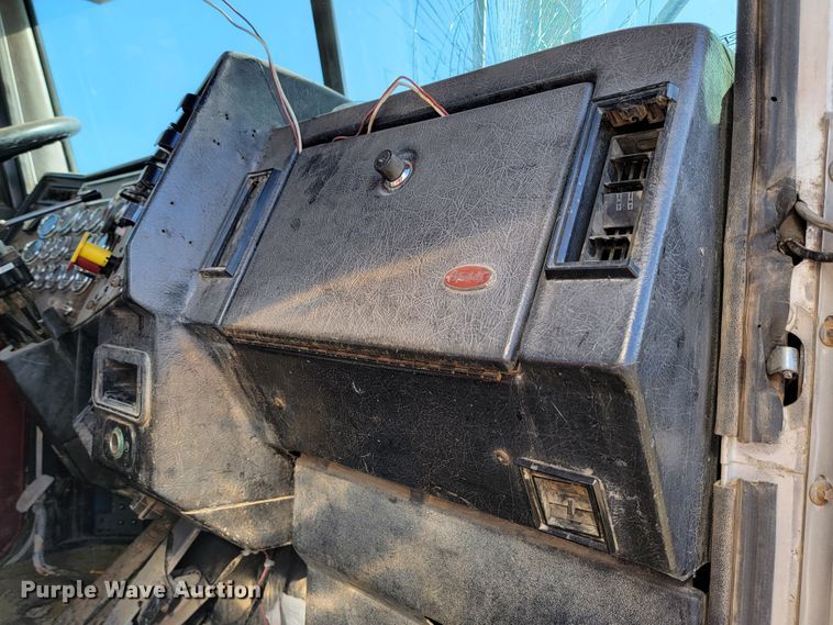 image for item LL9583 1996 Peterbilt 378  semi truck