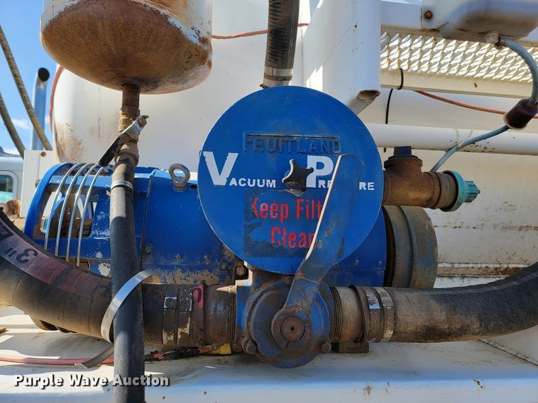 image for item LL9584 2012 Dragon  vacuum trailer