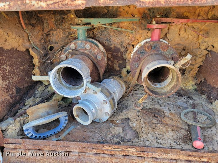 image for item LL9584 2012 Dragon  vacuum trailer