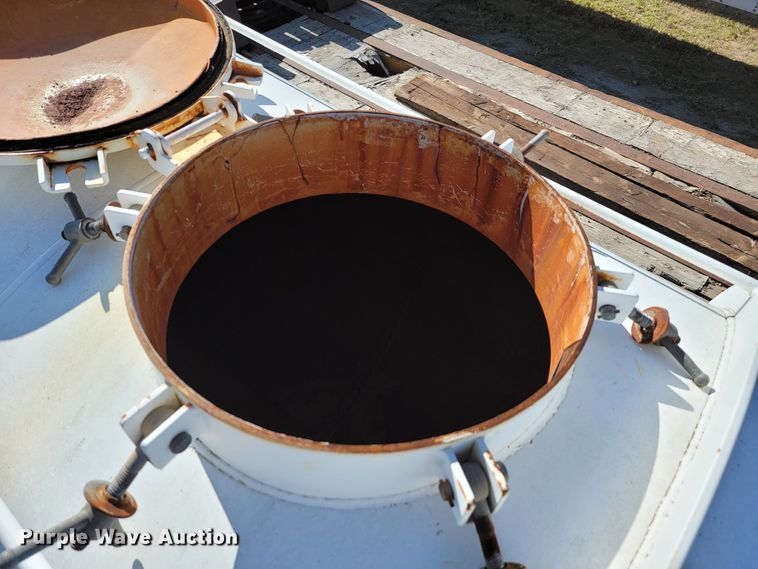 image for item LL9584 2012 Dragon  vacuum trailer