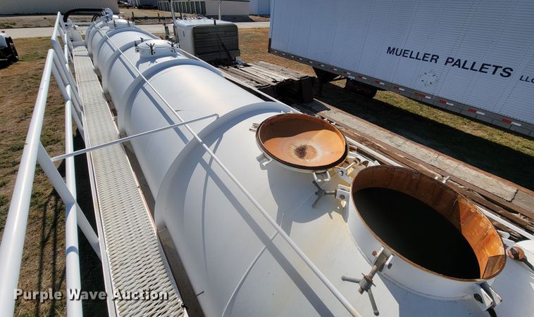 image for item LL9584 2012 Dragon  vacuum trailer