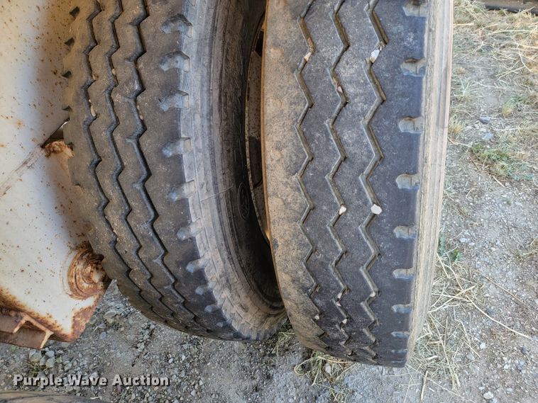 image for item LL9584 2012 Dragon  vacuum trailer