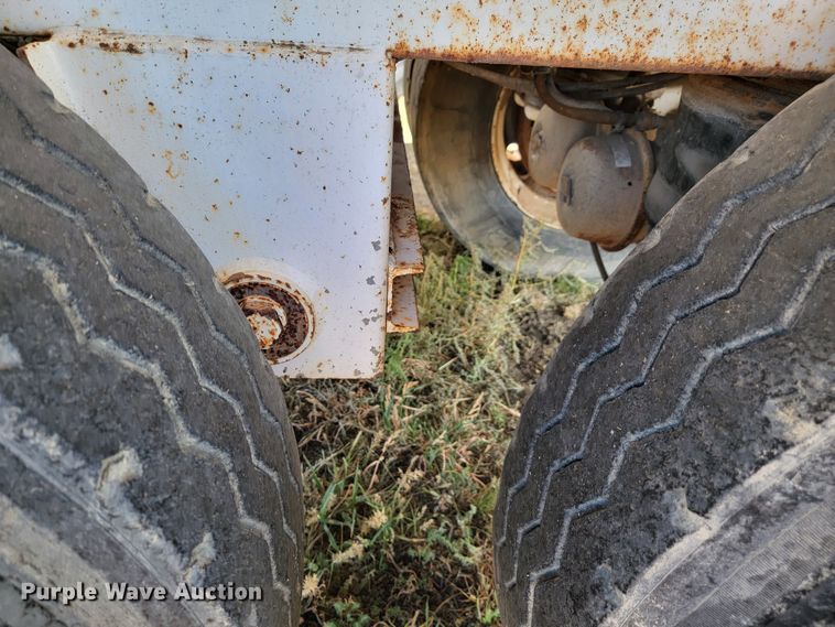 image for item LL9585 2011 Dragon  vacuum trailer