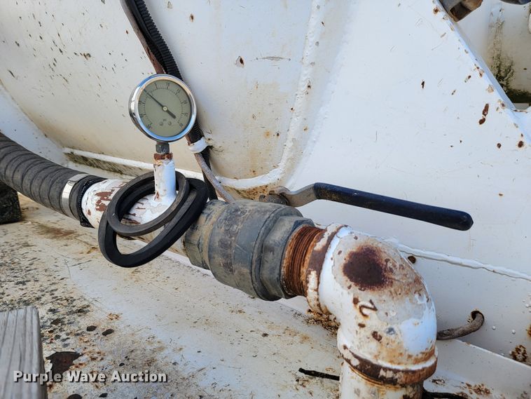 image for item LL9585 2011 Dragon  vacuum trailer