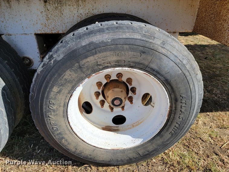 image for item LL9585 2011 Dragon  vacuum trailer