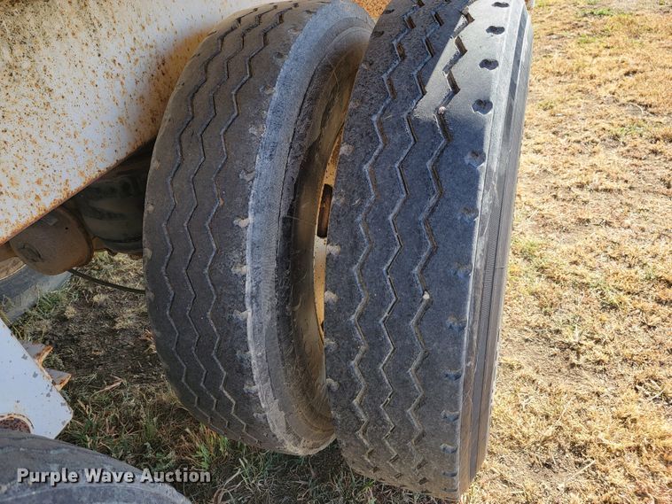 image for item LL9585 2011 Dragon  vacuum trailer