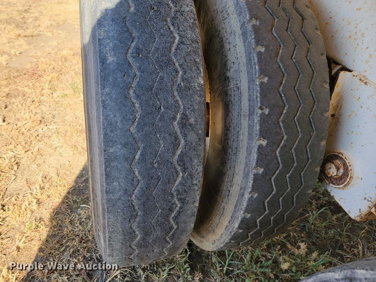 image for item LL9585 2011 Dragon  vacuum trailer