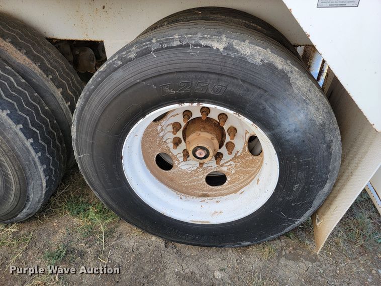 image for item LL9585 2011 Dragon  vacuum trailer