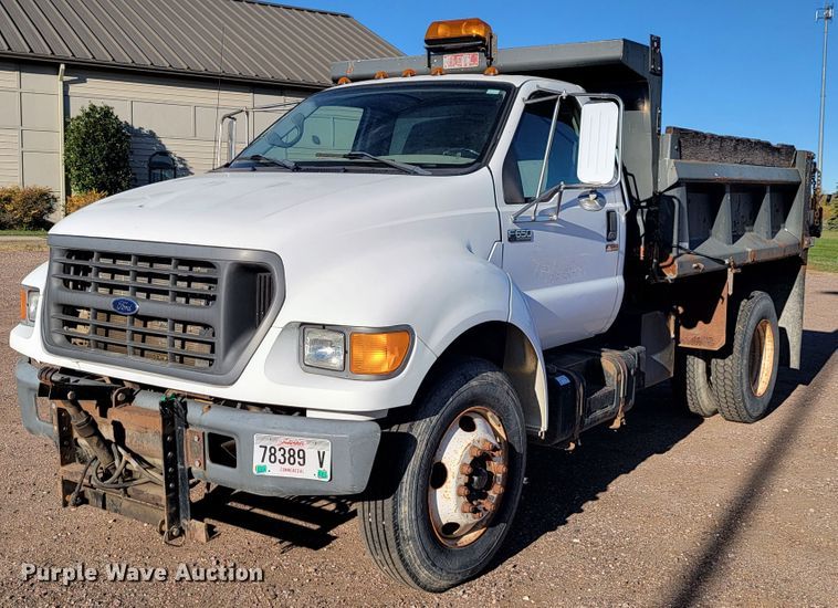 image for item LL9620 2000 Ford F650 Super Duty XL  dump truck