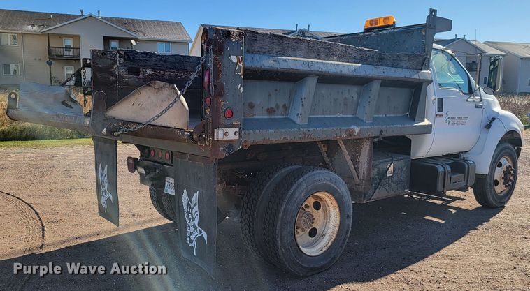 image for item LL9620 2000 Ford F650 Super Duty XL  dump truck
