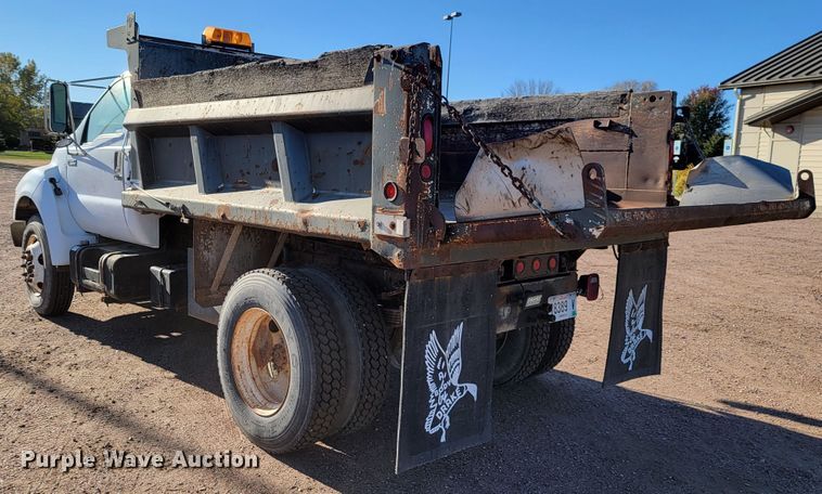 image for item LL9620 2000 Ford F650 Super Duty XL  dump truck