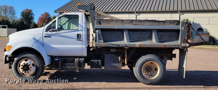 image for item LL9620 2000 Ford F650 Super Duty XL  dump truck