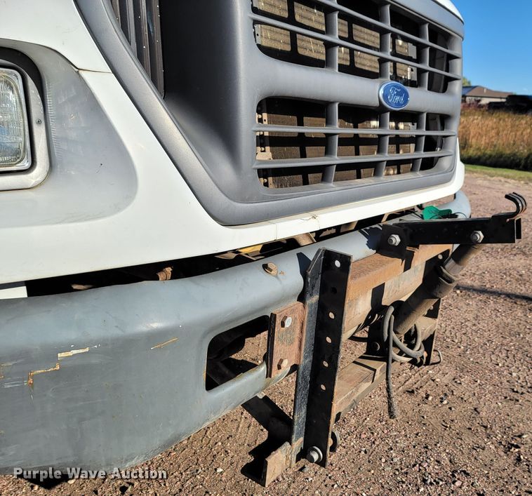 image for item LL9620 2000 Ford F650 Super Duty XL  dump truck