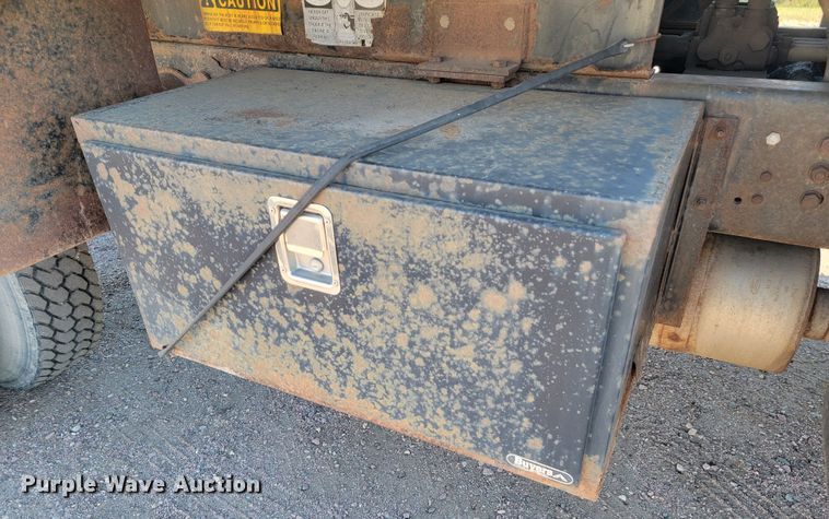 image for item LL9620 2000 Ford F650 Super Duty XL  dump truck