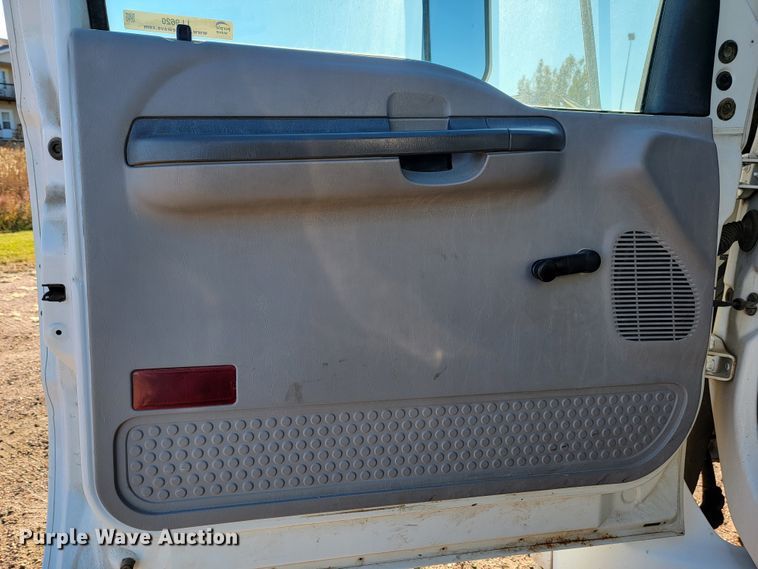 image for item LL9620 2000 Ford F650 Super Duty XL  dump truck