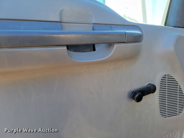 image for item LL9620 2000 Ford F650 Super Duty XL  dump truck