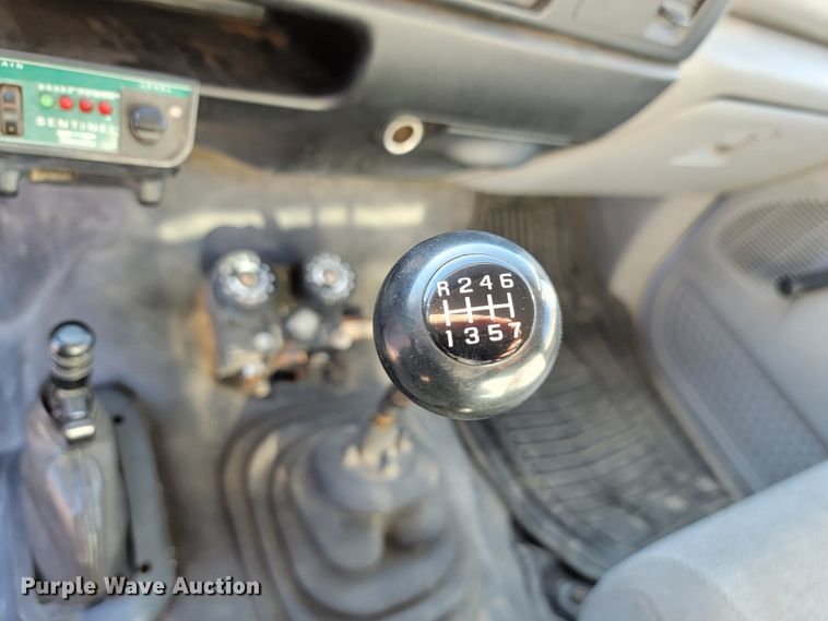 image for item LL9620 2000 Ford F650 Super Duty XL  dump truck